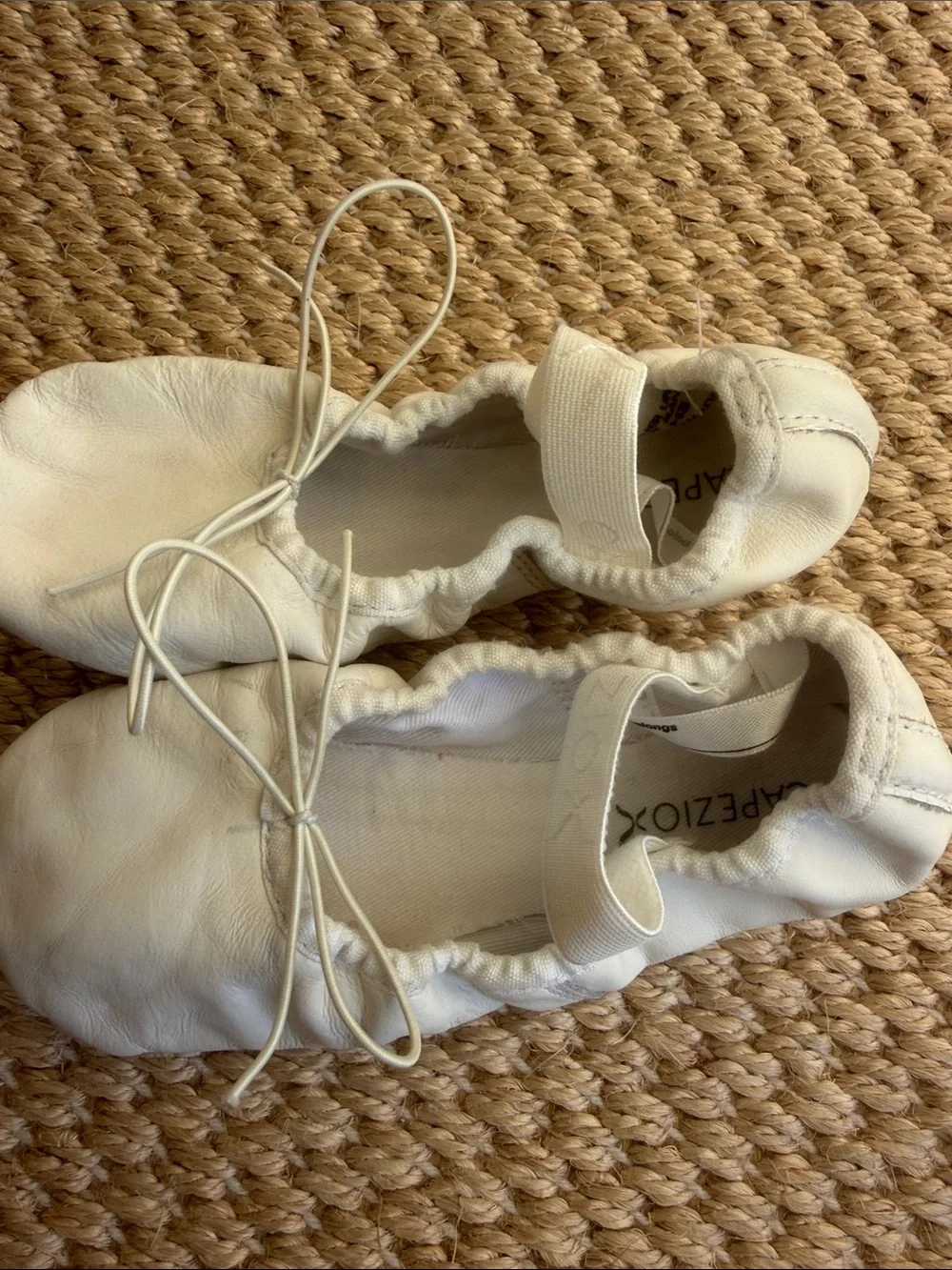 Capezio Kids Cream Leather Ballet Flats with Bow size 13